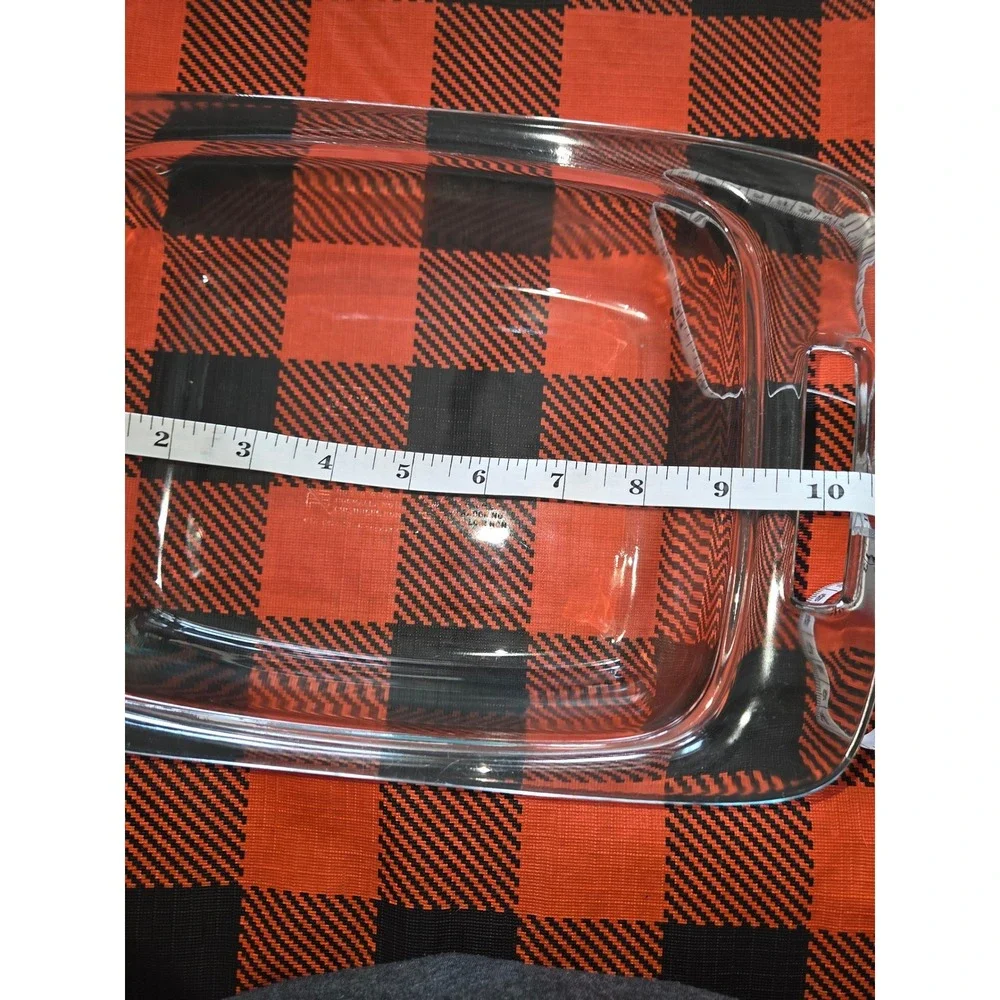 Pyrex 2 Quart Clear Glass Rectangular Baking Dish with Lid Casserole Pan 1.9L